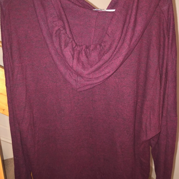 BRANDY MELVILLE Sweatshirt - Picture 3 of 3